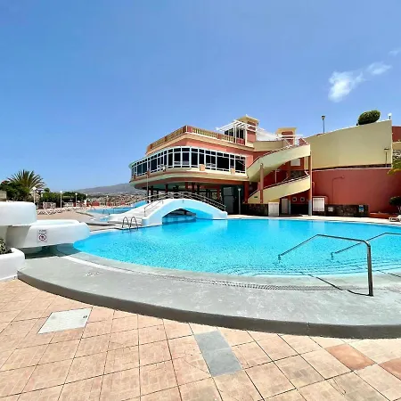 Modern With Shared Pool, Close To The Beach, In Tenerife South
