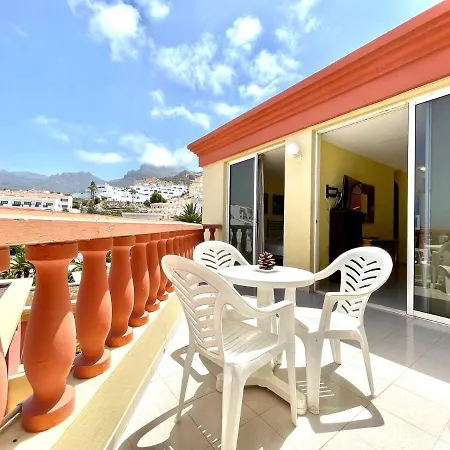 Apartment Modern With Shared Pool, Close To The Beach, In Tenerife South