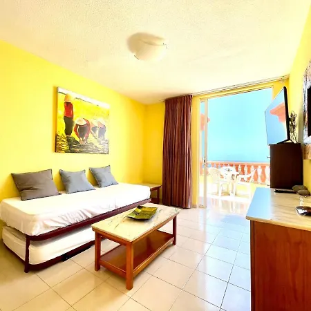 Apartment Modern With Shared Pool, Close To The Beach, In Tenerife South