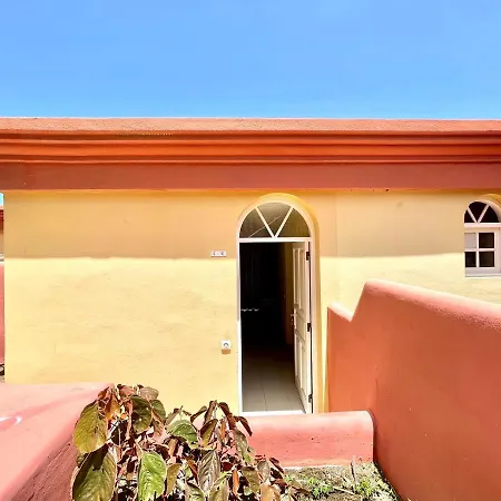 Apartment Modern With Shared Pool, Close To The Beach, In Tenerife South *