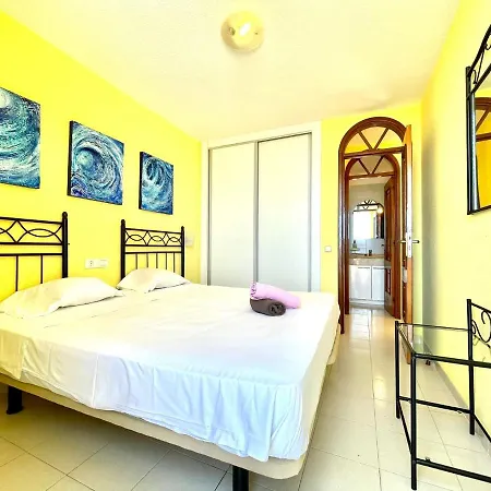 Modern With Shared Pool, Close To The Beach, In Tenerife South Διαμέρισμα Costa Adeje (Tenerife)