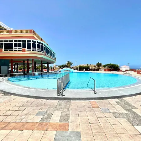 Modern With Shared Pool, Close To The Beach, In Tenerife South