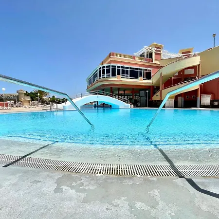 Modern With Shared Pool, Close To The Beach, In Tenerife South Διαμέρισμα