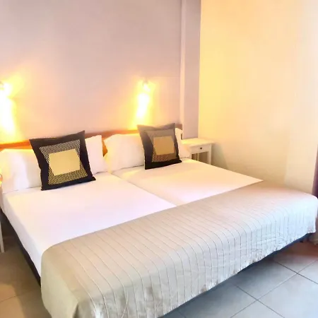 Modern With Shared Pool, Close To The Beach, In Tenerife South